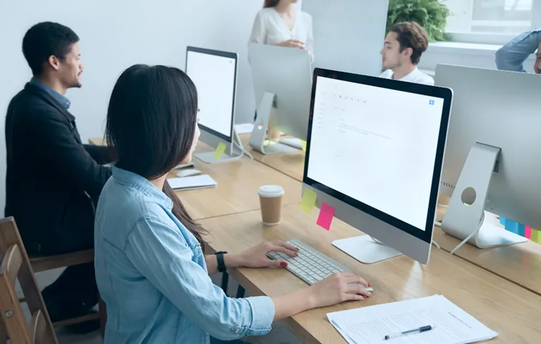 仮想通貨詐欺調査会社のスタッフ